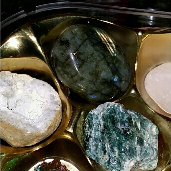 *HOST PICK* Valentine's Day Genuine Mixed Crystal Box - Picture 5 of 8